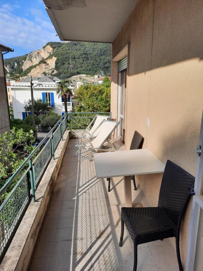 Casa Romeo Appartamento Con Posto Auto ฟีนาเลลีกูเร ภายนอก รูปภาพ