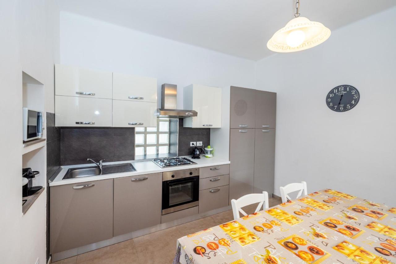 Casa Romeo Appartamento Con Posto Auto ฟีนาเลลีกูเร ภายนอก รูปภาพ