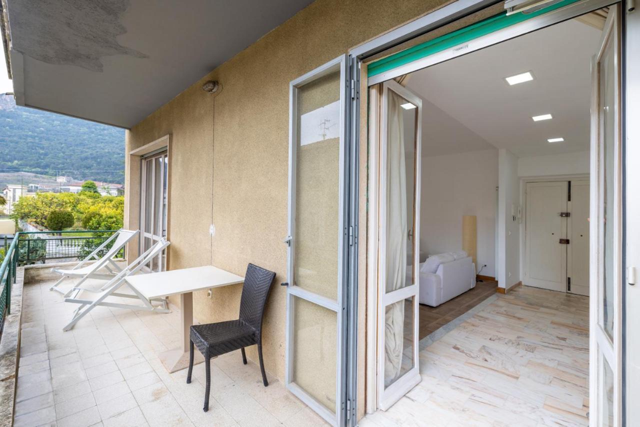 Casa Romeo Appartamento Con Posto Auto ฟีนาเลลีกูเร ภายนอก รูปภาพ